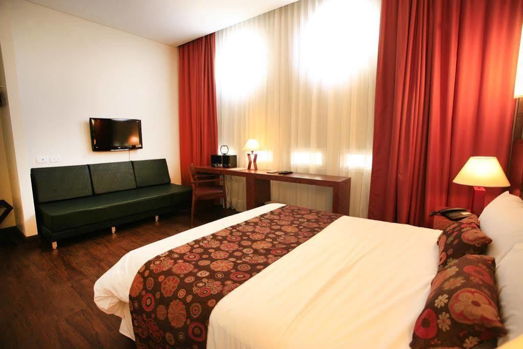 1412 Hotel Boutique โรซาริโอ ภายนอก รูปภาพ